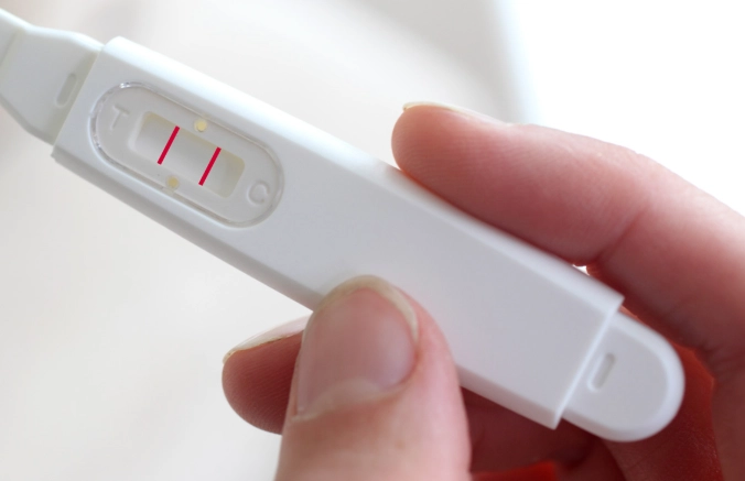 what does early pregnancy feel like