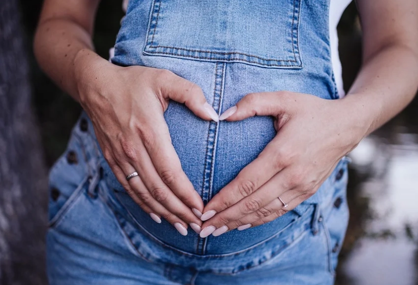 What are the top 3 signs of pregnancy?